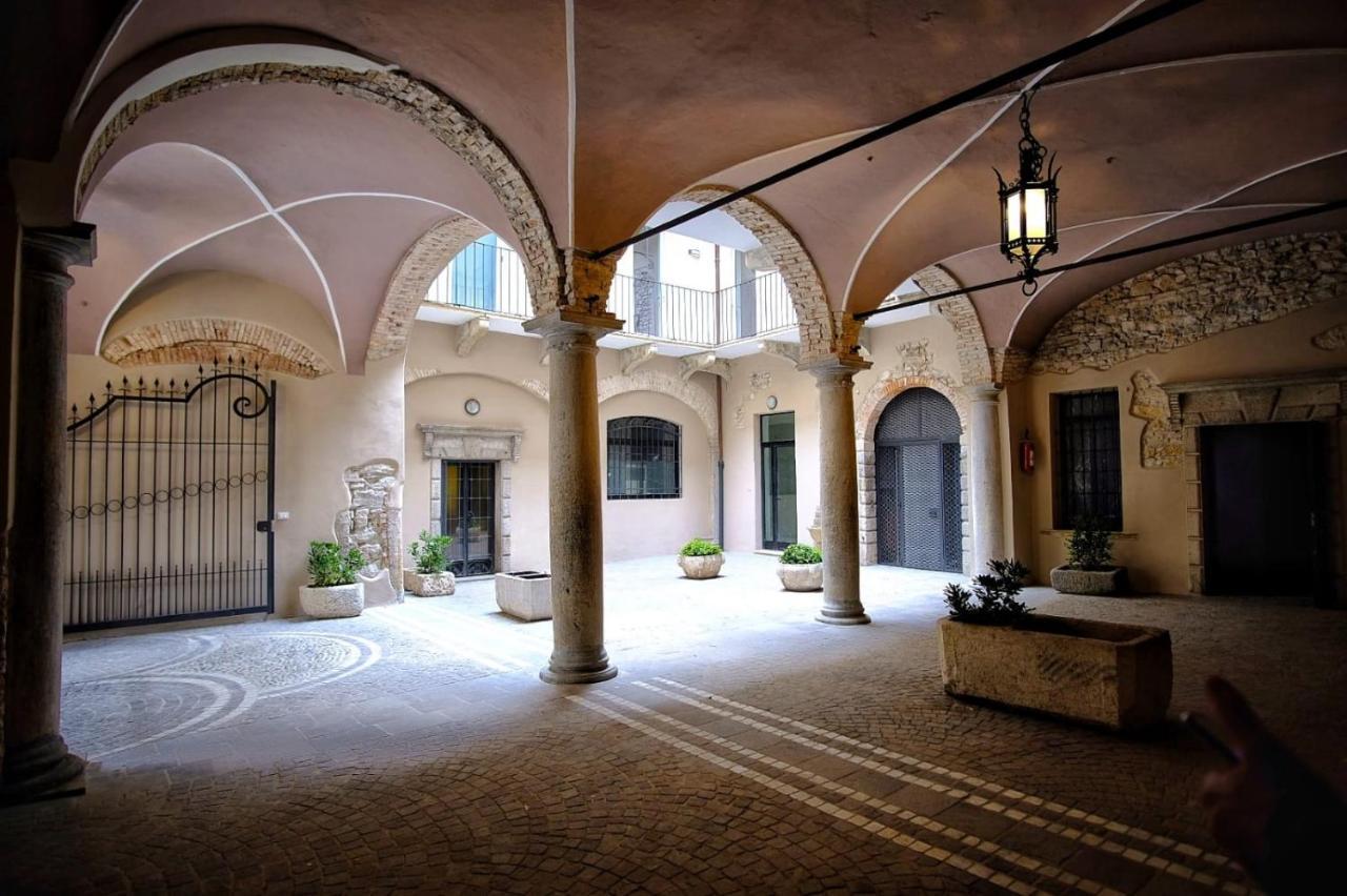 Corte Trento Desenzano del Garda Luaran gambar