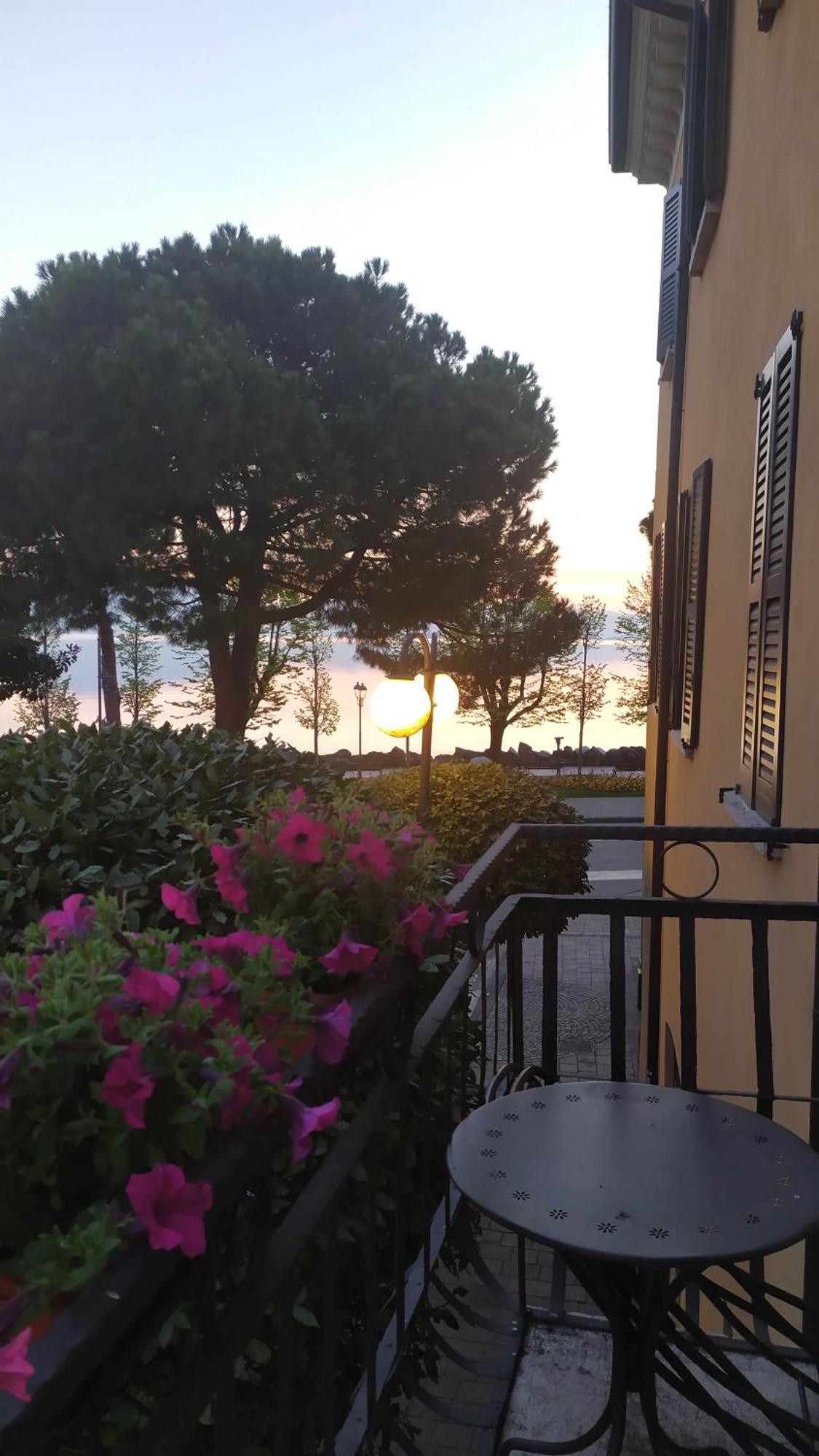 Corte Trento Desenzano del Garda Luaran gambar